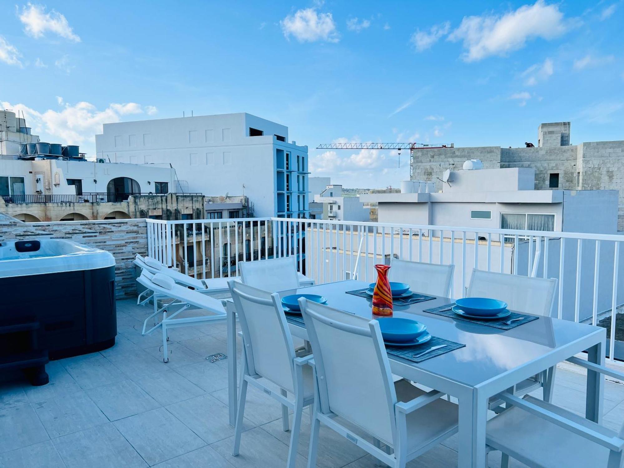 Poseidon Court Penthouse Superior Apartment St. Paul's Bay Exterior photo